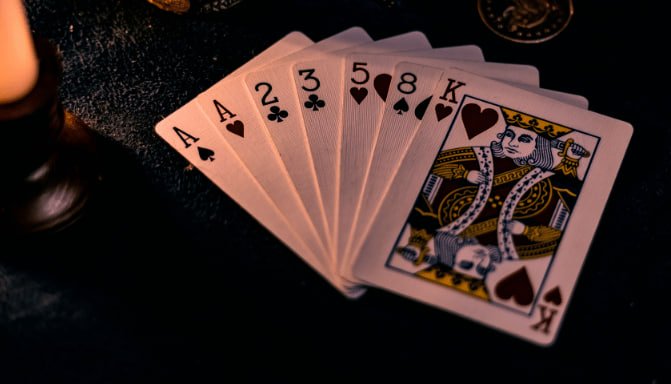 Live casino dealer table streamed in real time on jlbet Philippines